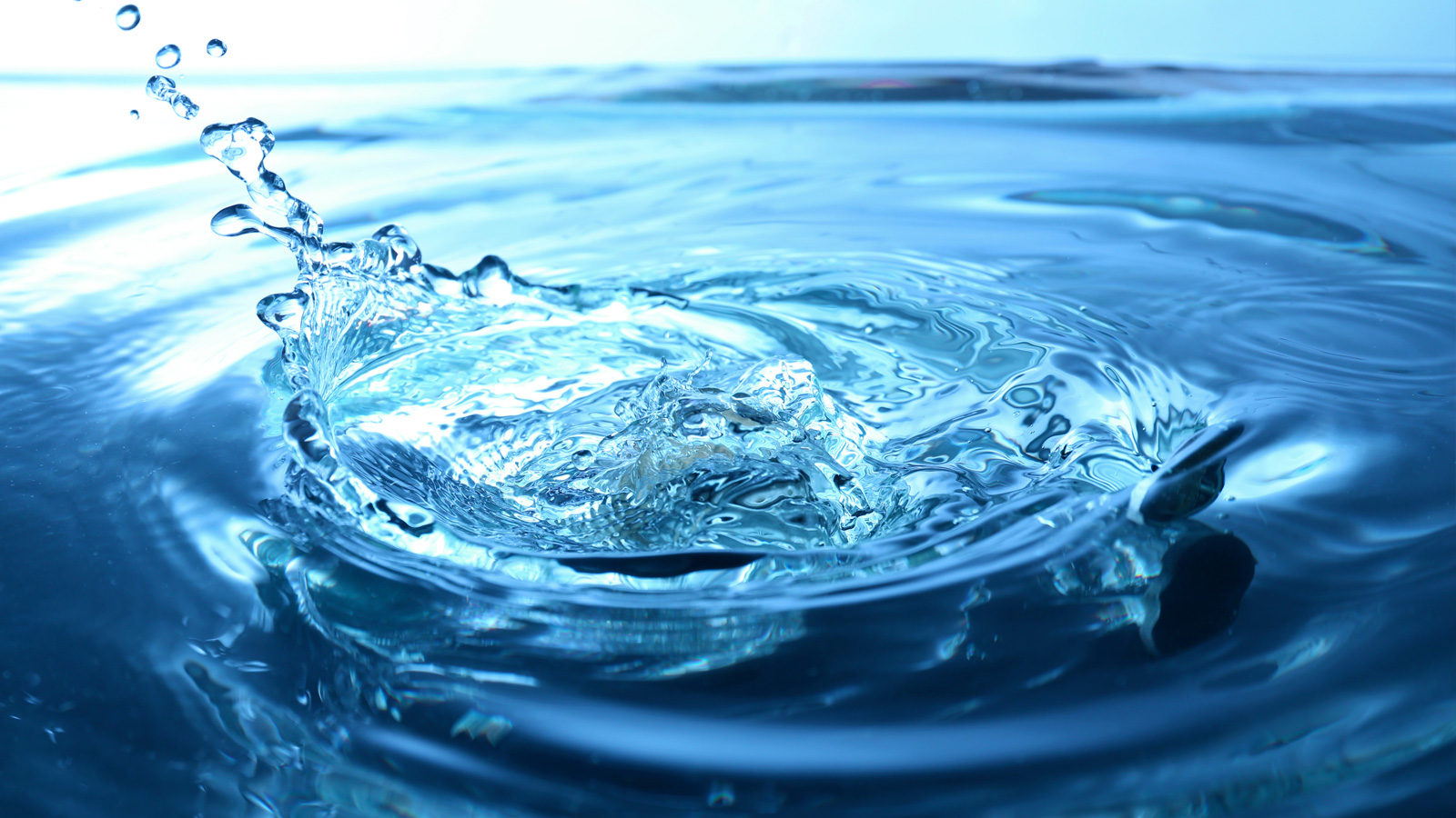 Argonne scientists and collaborators at the University of Chicago and Northwestern are rethinking the water cycle and seeking to make it more effective and efficient. (Image by Shutterstock / Africa Studio.)